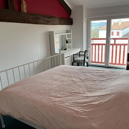 Dans Maison Basque Typique *