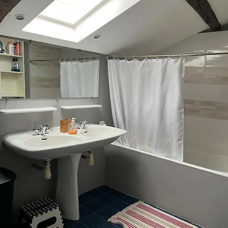 Dans Maison Basque Typique *